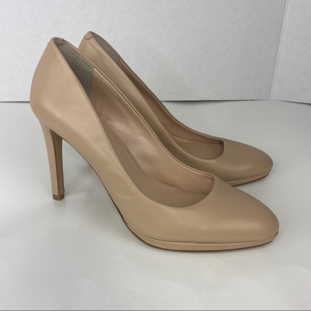 Banana Republic Leather Nude Pumps